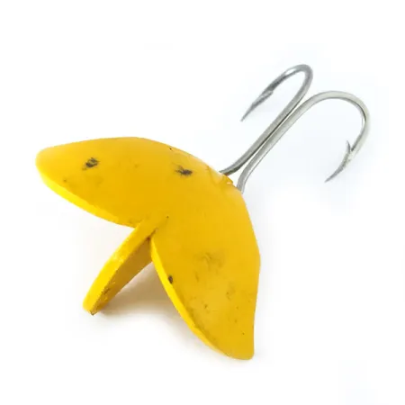 Vintage Harrison Industries Baby Bat, 3/16oz Yellow fishing spoon #11107