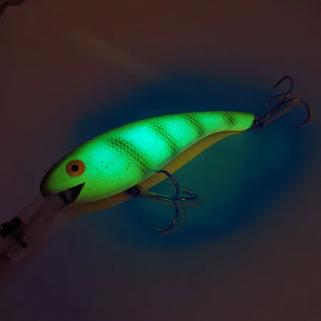 Vintage Cotton Cordell Wally Diver Magnum UV, 3/4oz Chartreuse fishing lure #11872