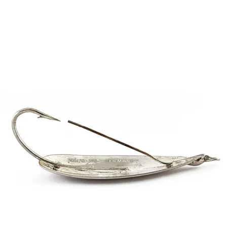 Vintage Weedless Johnson Silver Minnow, 3/5oz Silver fishing spoon #13329