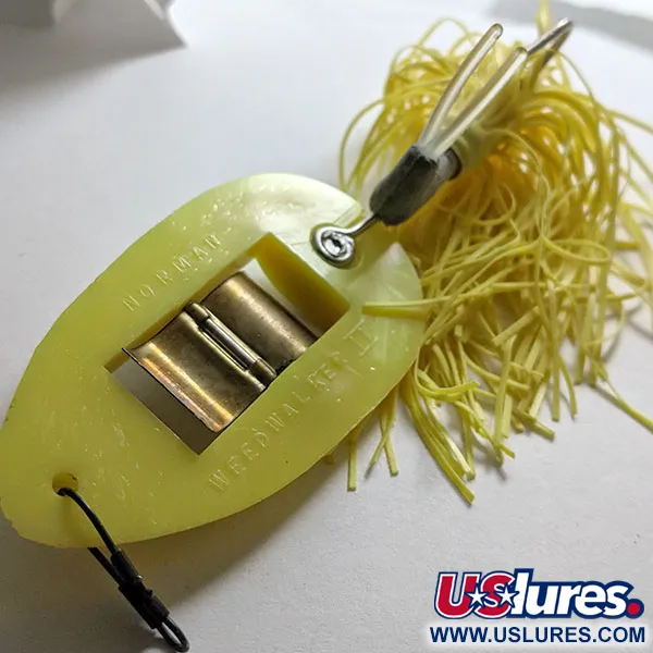 Vintage   Weedless Norman Weedwalker, 1/2oz Yellow fishing spoon #15214