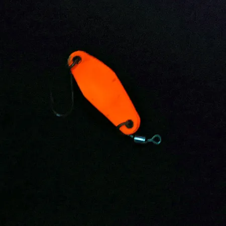 Vintage Martin Tackle RMA Reel Magic UV, 3/64oz Pink UV  glows fishing spoon #17054