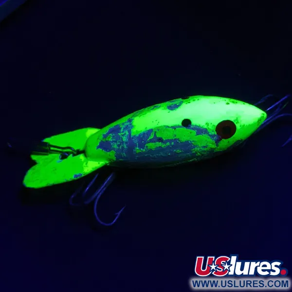 Vintage   Bomber 300 series , 1/3oz Yellow fishing lure #17847