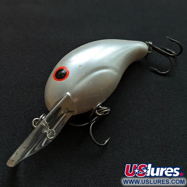 Vintage Bandit 200, 1/3oz pearl Red Eye fishing lure #18135