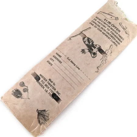 Mister Twister Buzz worm, red/black core fishing #18833