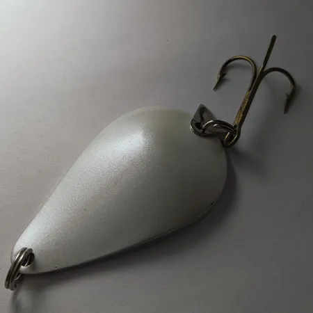 Vintage Acme K.O. Wobbler, 3/4oz nickel/pearl fishing spoon #18855