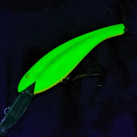 Vintage Cotton Cordell Wally Diver UV, 1/2oz fishing lure #19533