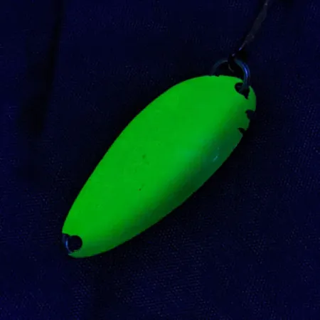 Vintage Seneca Little Cleo (Hula Girl) UV, 1/3oz nickel/yellow/blue/green UV fishing spoon #19799