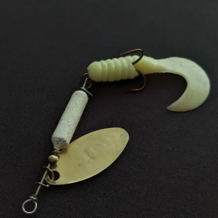 Vintage Yakima Bait Worden’s Original Rooster Tail, 1/4oz spinning lure #20735