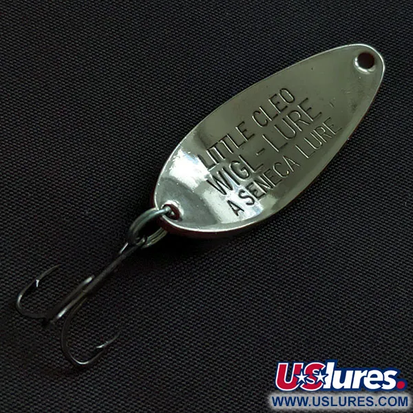 Vintage   Seneca Little Cleo, 1/4oz red/white/nickel fishing spoon #20906