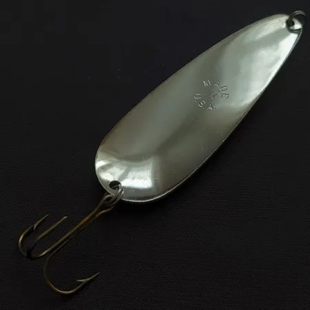 Vintage Worth Chippewa, 3/4oz red/white/nickel fishing spoon #21120