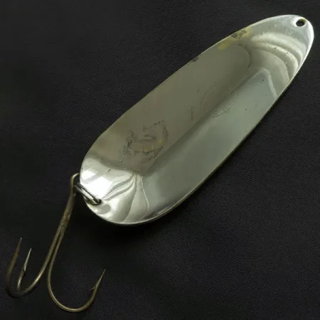 Vintage Lucky Strike, 1 2/3oz nickel/ brass fishing spoon #21459