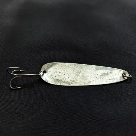 Vintage Sutton Spoon 9, 3/32oz silver fishing spoon #21820