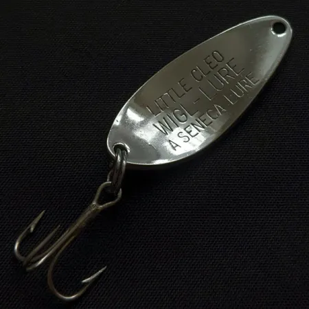 Vintage Seneca Little Cleo, 1/4oz nickel/green fishing spoon #21959