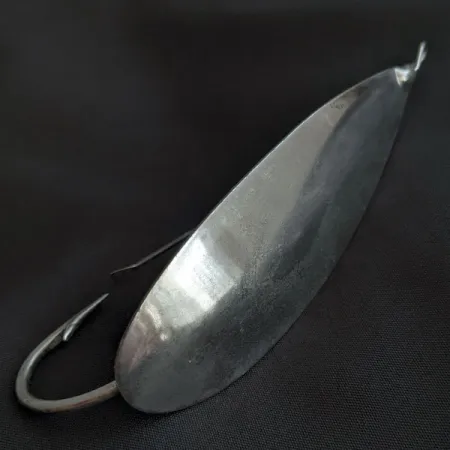 Vintage Johnson Silver Minnow, 1oz silver fishing spoon #22174