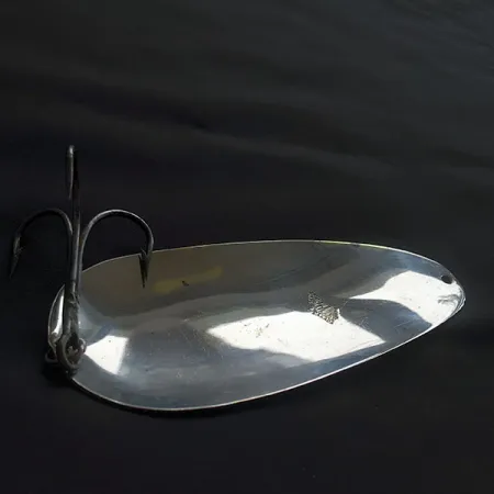 Vintage Dependon, 2 3/4oz nickel/red fishing spoon #22338