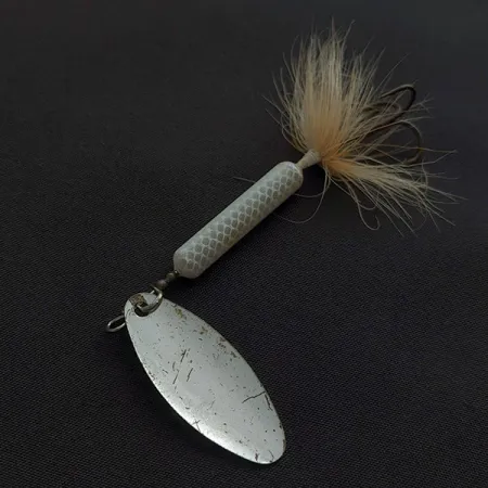 Vintage Yakima Bait Worden’s Original Rooster Tail, 2/5oz silver spinning lure #22750