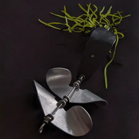 Vintage Strike King Timber King Weedless Spoon Buzz, 1/2oz black/yellow fishing spoon #23269