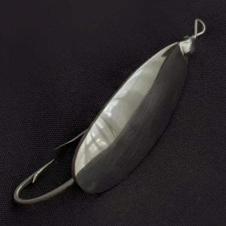 Vintage Johnson Silver Minnow Weedless, 1/4oz nickel fishing spoon #23356