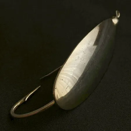 Vintage  Johnson Silver Minnow, 3/4oz gold fishing spoon #23457