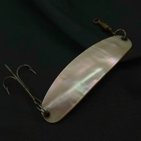 Vintage Pflueger Pearl Spoon, 2/3oz pearl fishing spoon #23529