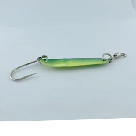 Vintage Luhr Jensen Tom Mack #4, 1/4oz green/yellow fishing spoon #23685