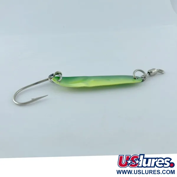 Vintage  Luhr Jensen Tom Mack #4, 1/4oz green/yellow fishing spoon #23685