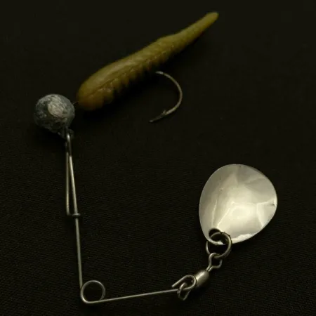 Vintage Johnson Beetle Spin, 3/16oz Nickel / Yellow / White spinning lure #23914