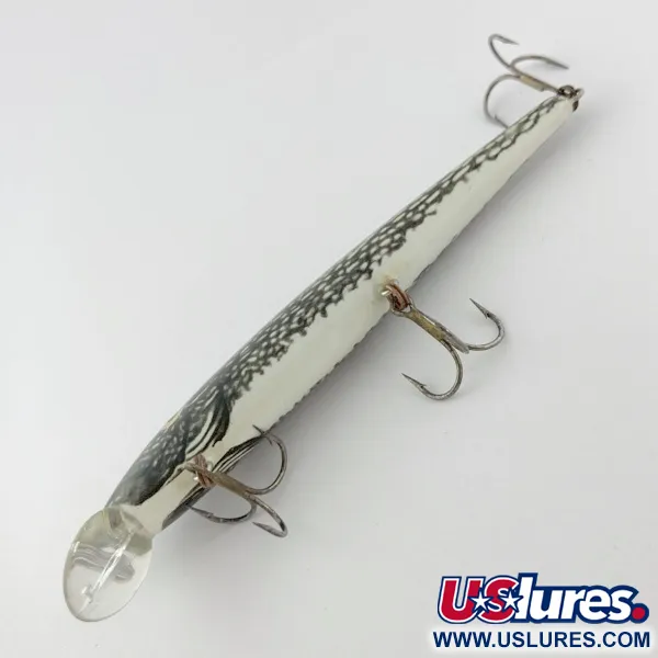 Vintage   Bomber Long A Pro 12, 1/2oz Baby pike fishing lure #23942
