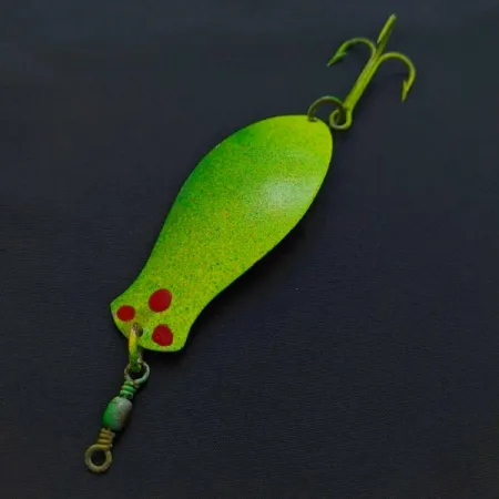 Vintage Paw Paw , 3/4oz Green fishing spoon #24091