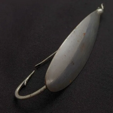 Vintage Johnson Silver Minnow Weedless, 2/5oz silver fishing spoon #24129
