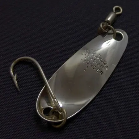 Vintage Les Davis Canadian Wonder 1, 3/32oz nickel/gold fishing spoon #24314