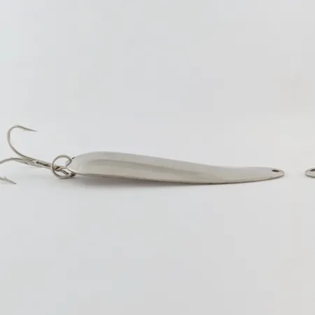 Vintage Worth Chippewa, 3/4oz Nickel fishing spoon #24315