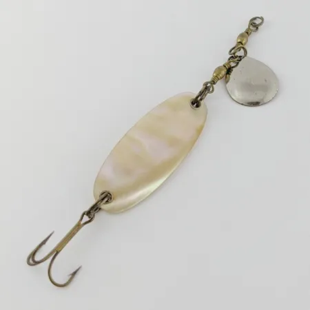 Vintage Pflueger Pearl Spoon, 1/4oz pearl fishing spoon #24320