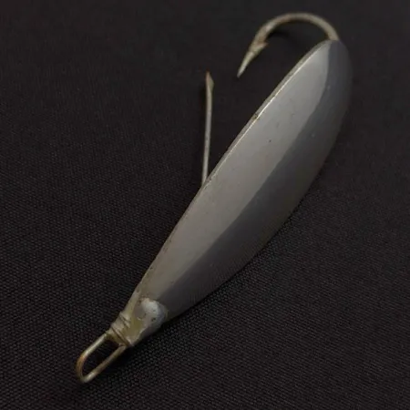 Vintage Johnson Silver Minnow Weedless, 1/3oz silver fishing spoon #24376