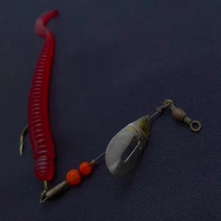 Pflueger June Bug №4 Spinner, Red/Nickel, 3/16 oz (6 g), Offset Arm, #24501