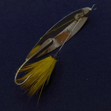 Marathon Weedless Spoon, Gold, 3/16 oz (6 g), Bucktail, #24597
