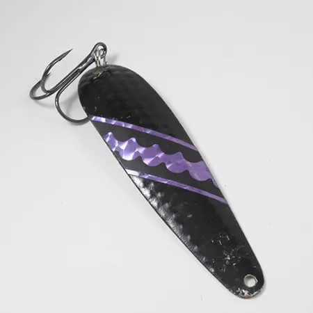 Vintage Calcutta 55, 2/5oz Black / White / purple fishing spoon #2125