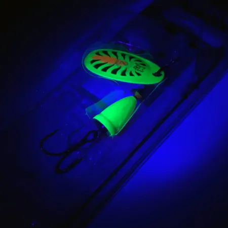 Blue Fox Super Vibrax 2 UV, 3/16oz spinning lure #4366