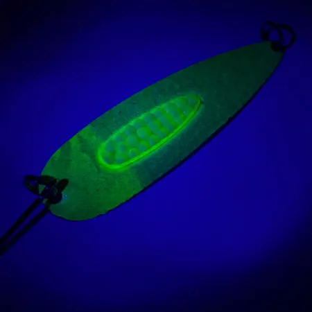 Vintage Blue Fox Bue Fox Trixee UV Glow, 2/5oz Fluorescent UV, Glow in Dark fishing spoon #4477