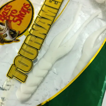 Bass Pro Shops Tournament Series 7pcs soft bait, White (White) fishing #9659